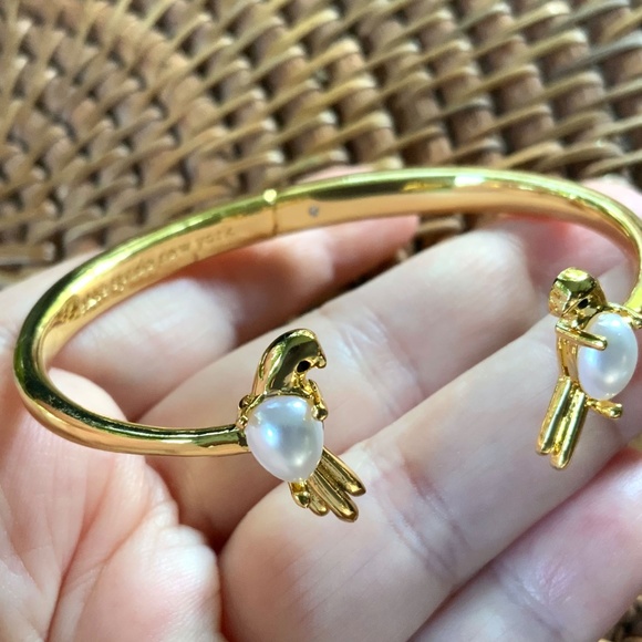 Kate Spade Gold Pearl LOVE BIRD Bracelet⭐️NEW W/TAG Hinge Spring Scene Bird CUFF - Picture 5 of 14